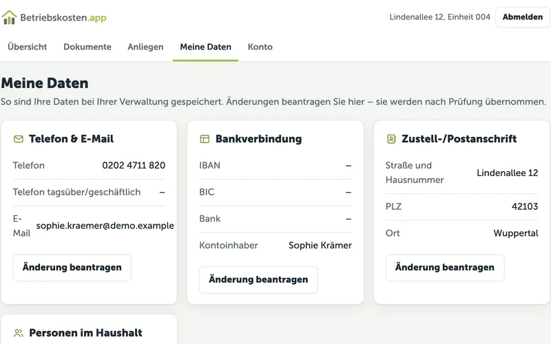 Meine Daten im Portal: Telefon und E-Mail, Bankverbindung, Anschrift und Personen im Haushalt, jeweils mit „Änderung beantragen“; ein Antrag steht in Prüfung.
